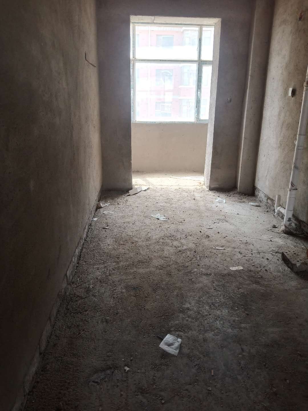 乌兰察布市察哈尔右翼中旗中景豪庭商住小区2B号楼3单元7楼东户房产转让交易公告
