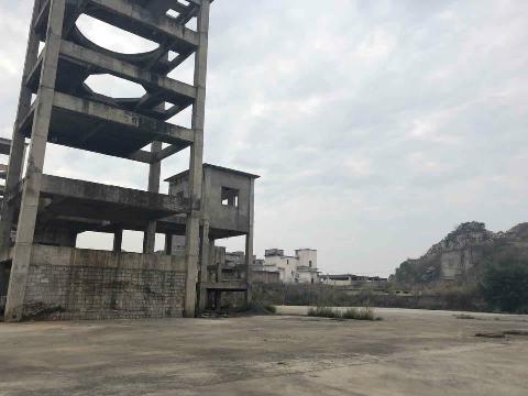 南宁市横县横州镇谢圩月林山山脚一宗约39.81亩国有土地使用权及地上建筑物转让项目交易公告