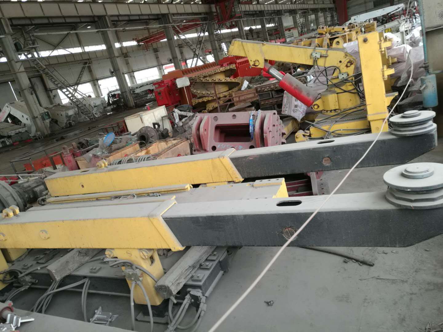安装叉车、四角道、装车机构等6台设备（第十二标段）交易公告