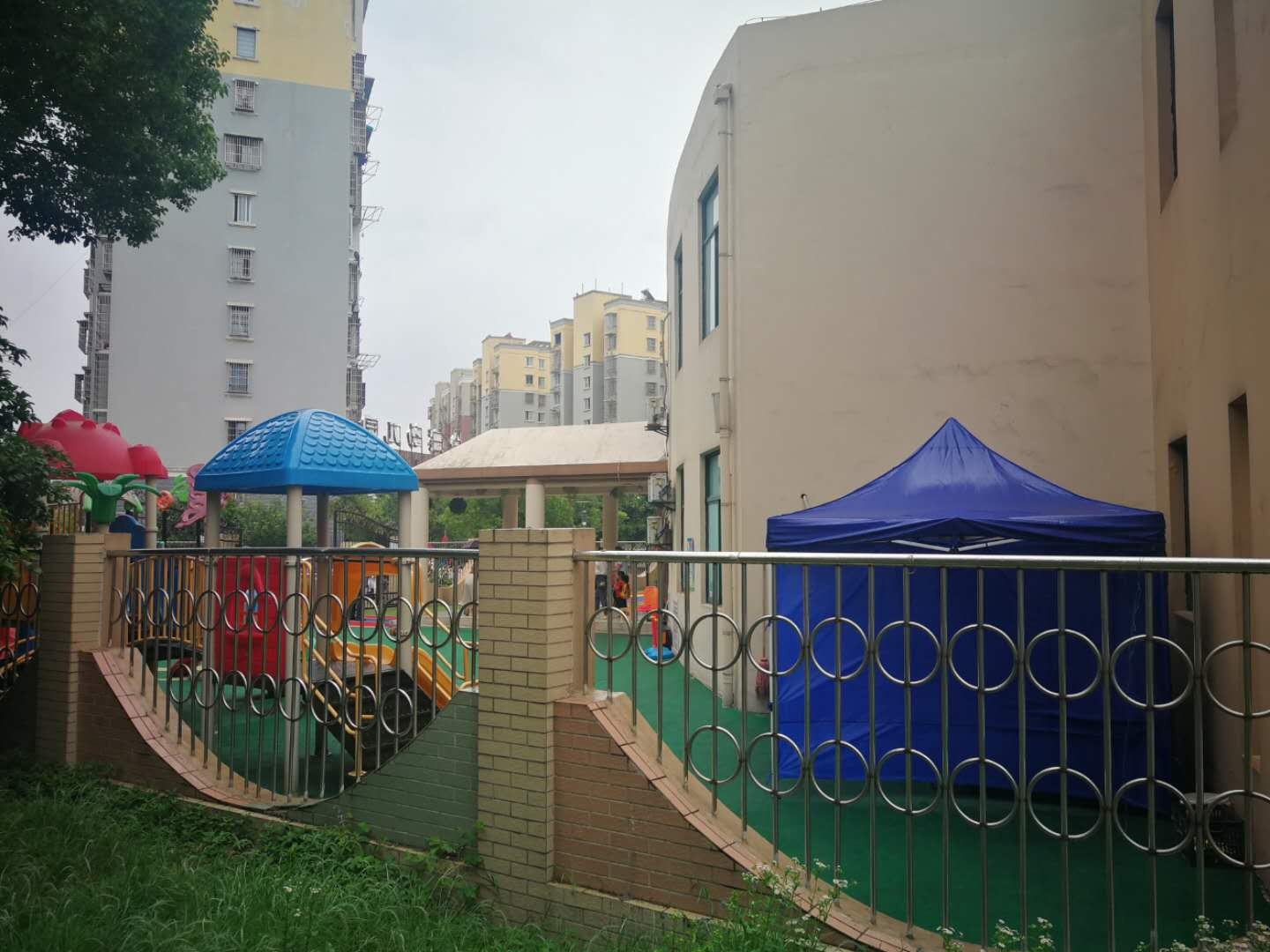芜湖市鸠江区鸠兹家苑幼儿园房产及土地使用权转让公告