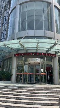 宁波市中兴路717号华宏国际中心16层（16-3、16-4、16-5、33）三处房产捆绑出租交易公告