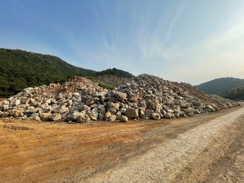 池州金桥投资集团有限公司关于贵池区富莱斯德工业场地堆放的石料转让公告