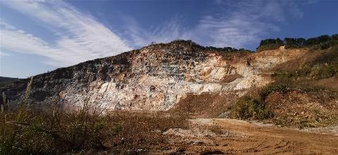 池州金桥投资集团有限公司关于贵池区一处闭坑矿山地质环境治理工程产生的多余石料转让公告
