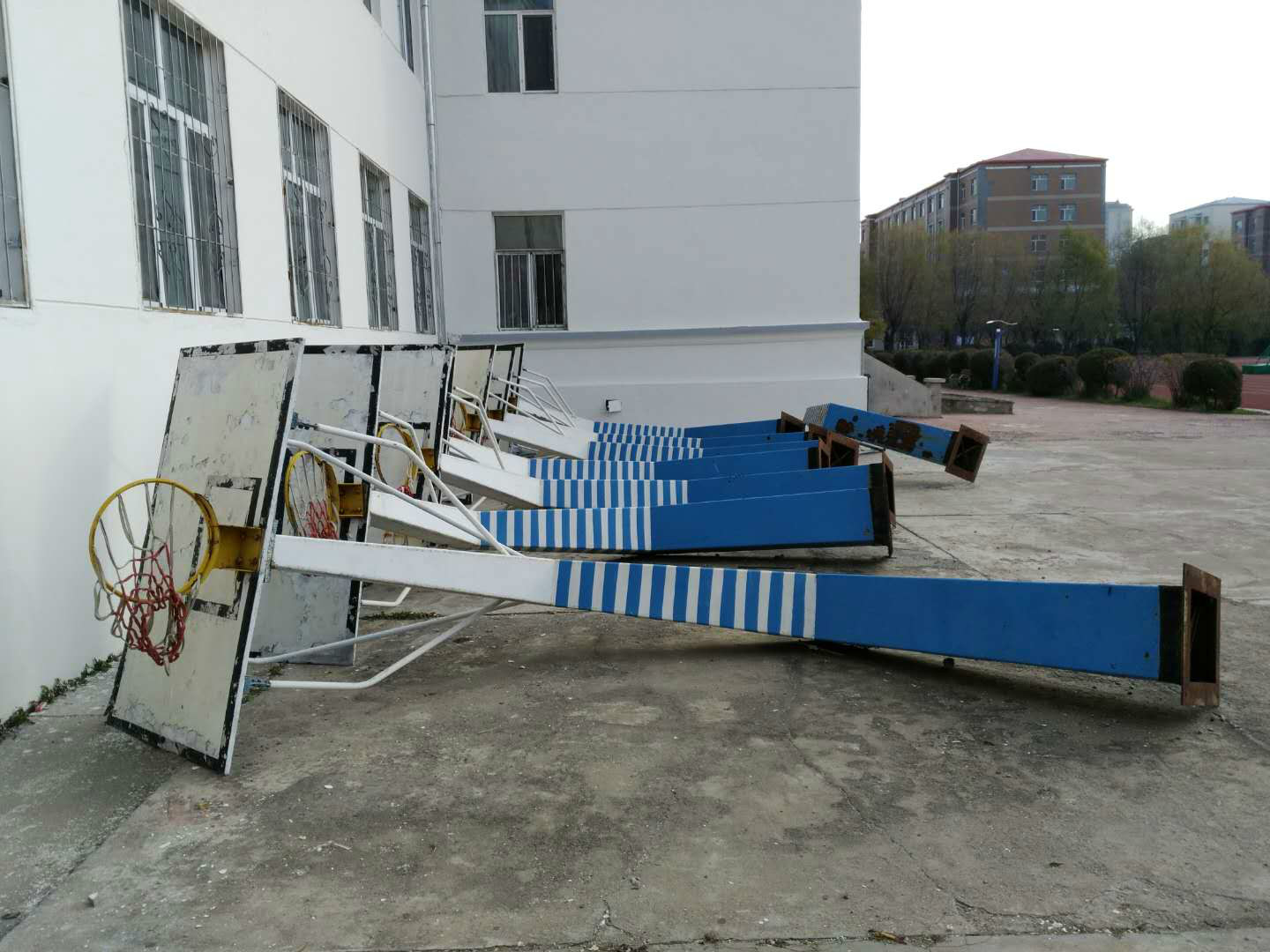 牡丹江医学院一批报废篮球架转让交易公告