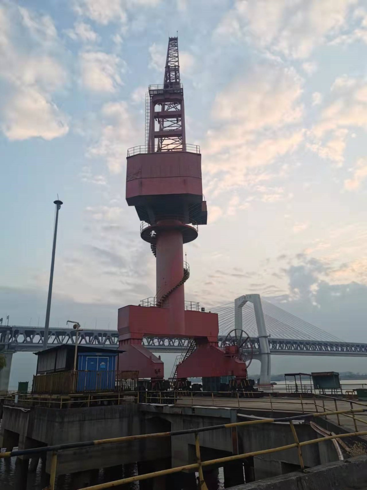 芜湖江东船厂2号区域建筑物,生产辅助设施,不可移动设备拆除残值转让