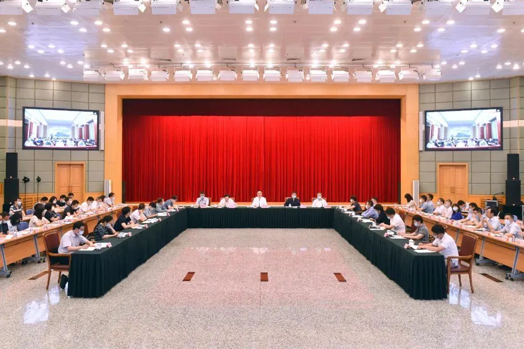 治理地方保护和市场分割突出问题……加快建设全国统一大市场电视电话会议中,重点谈了这些