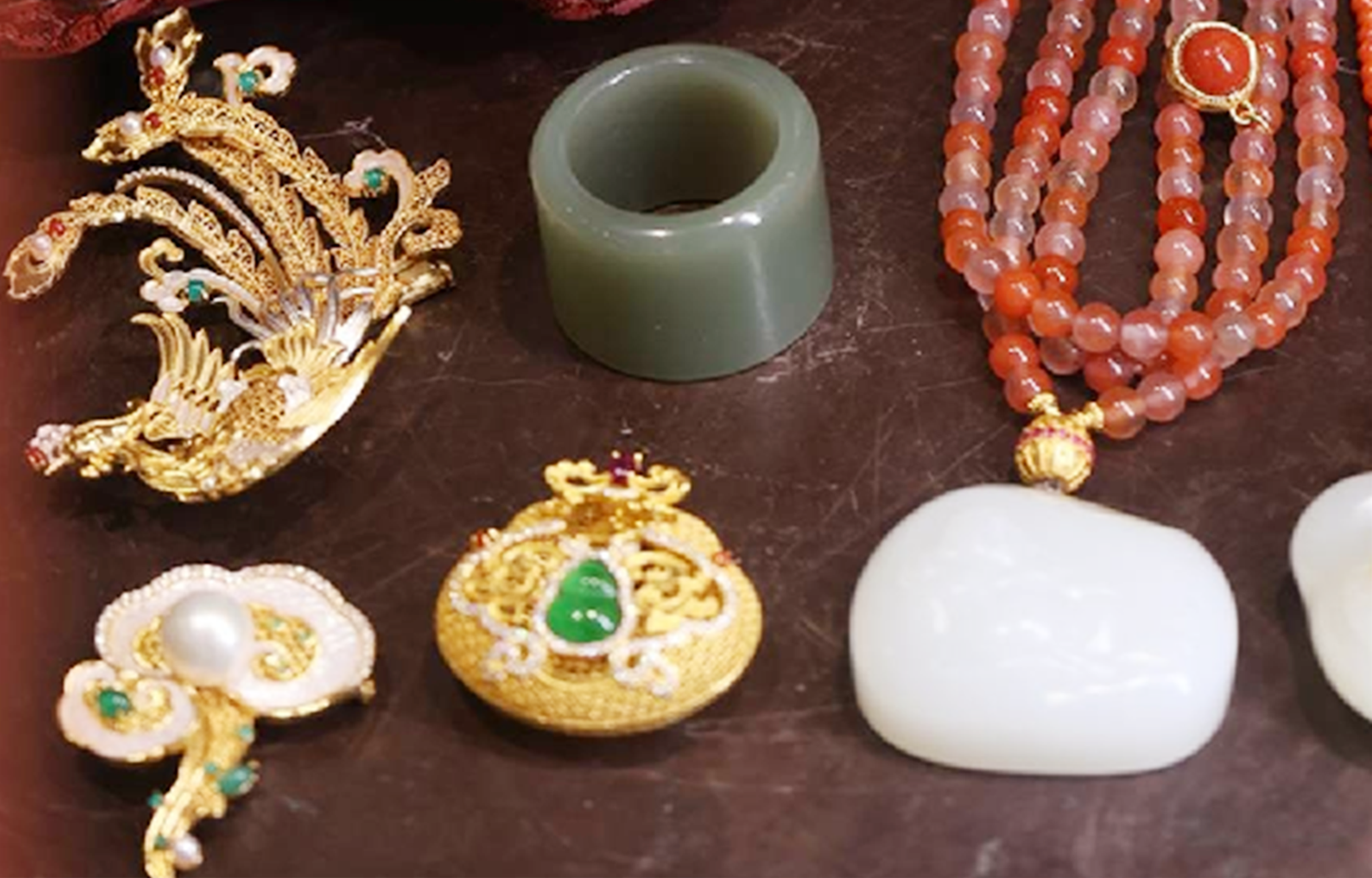 自助交易显成效,金鸡湖文化艺术发展(苏州)有限公司首个工美藏品项目竞价激烈
